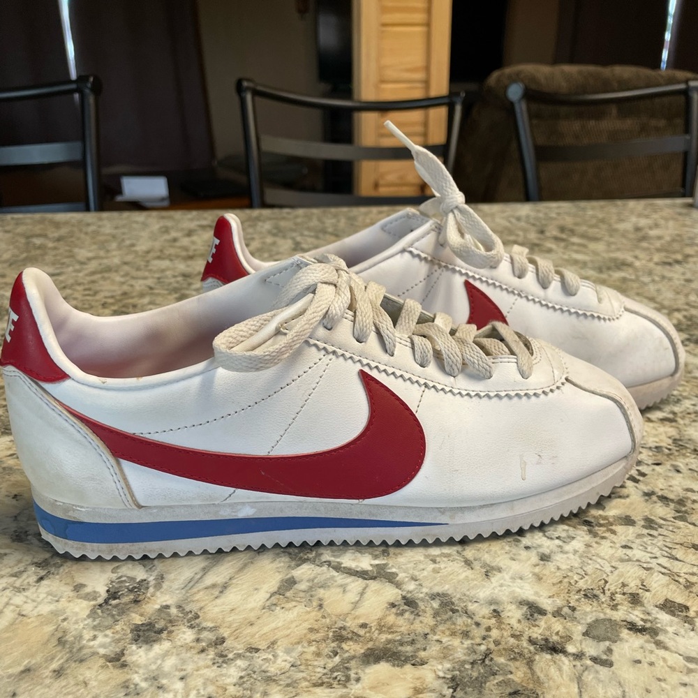 Nike Size 10 Retro shoes